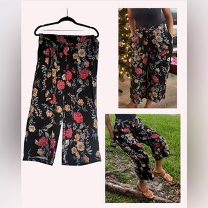 Capri Size Medium Pants